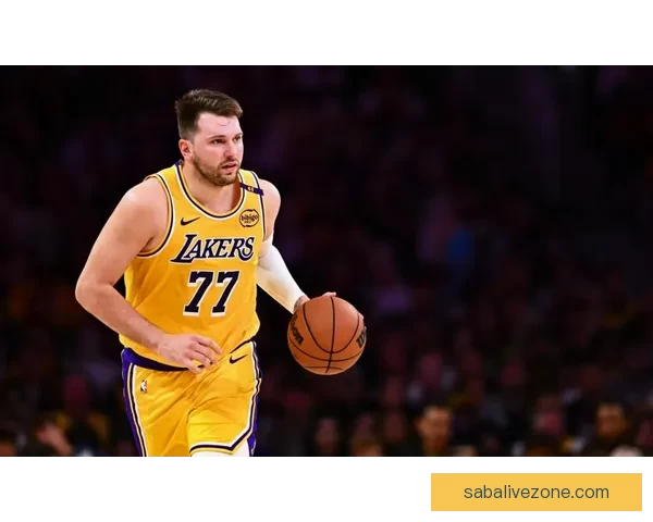 东契奇60分带领独行侠迎8连胜 疲惫闭眼庆祝 湖人全队为其狂欢祝贺